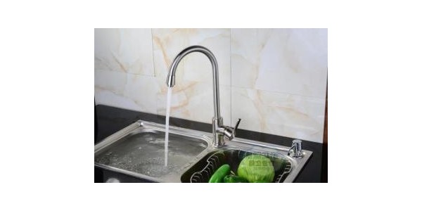 选择大型商用洗碗机三要点-致力于商用厨具（宇杰厨具）