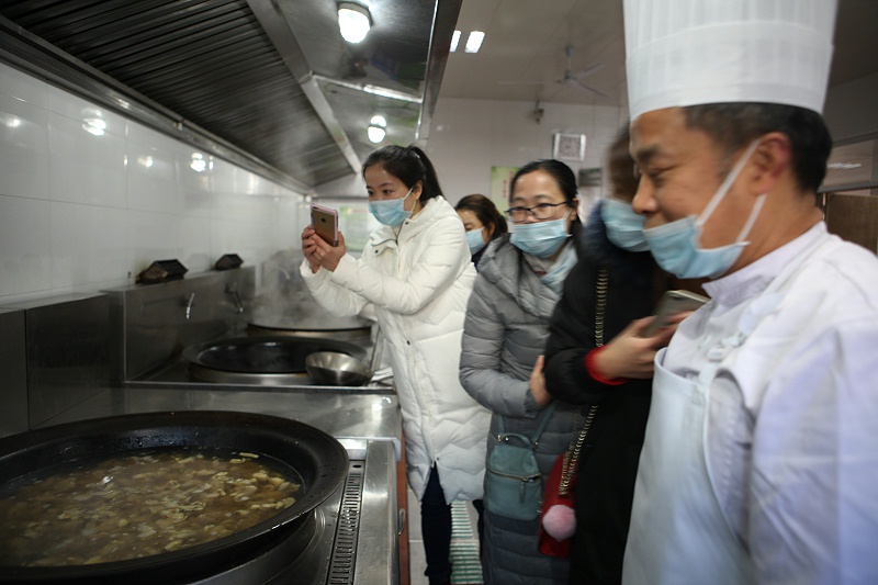 学校食堂