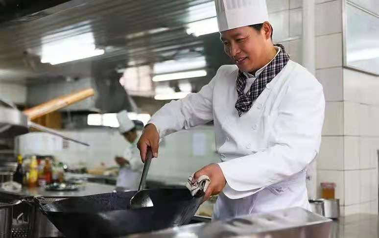 商用电磁炉炒菜